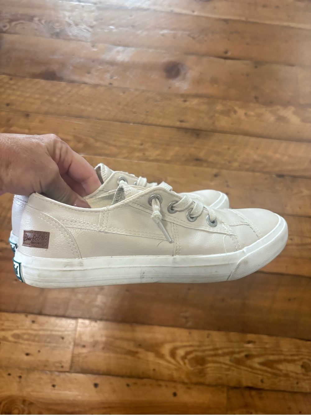 Blowfish Women’s Low-Top Casual Sneakers in cream